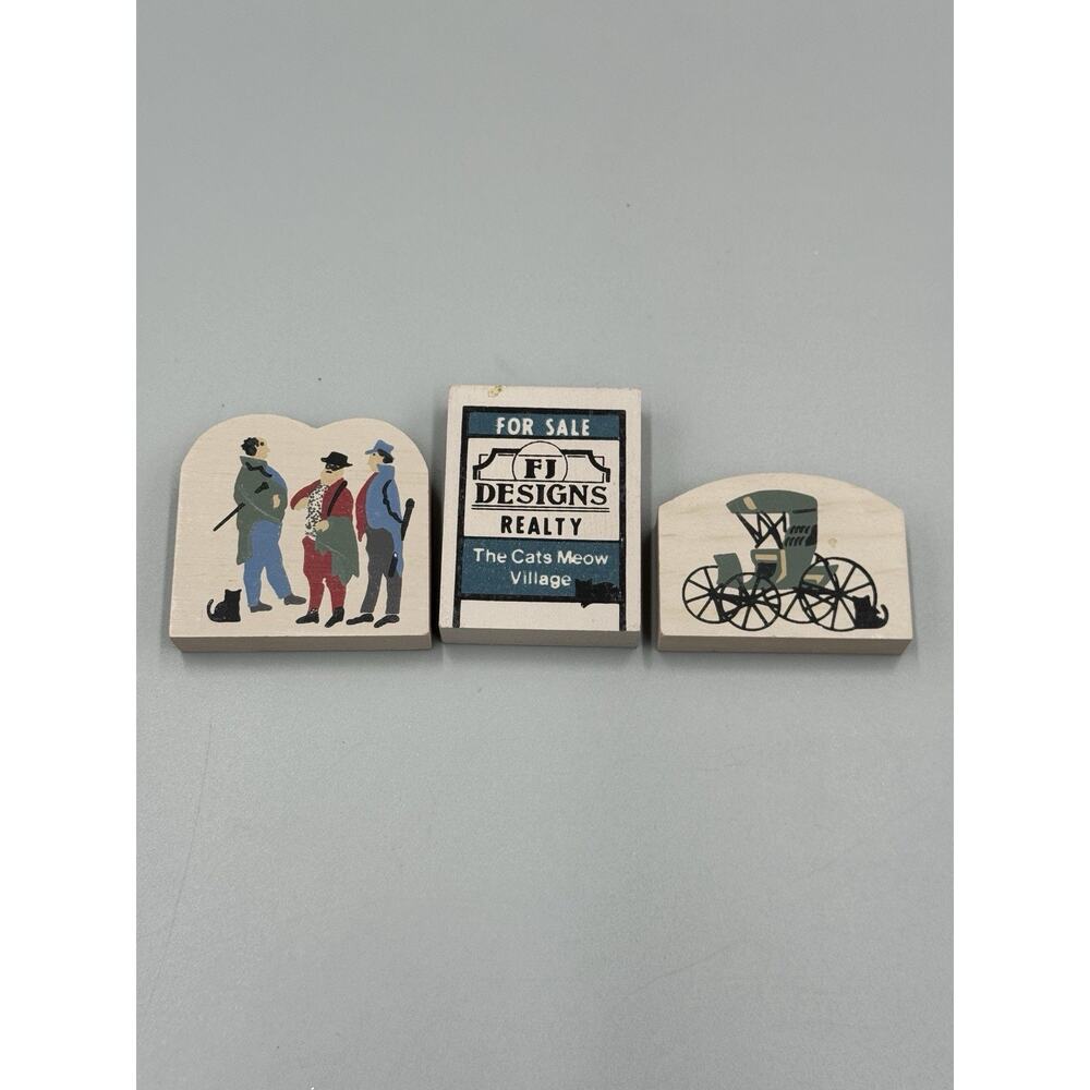 The Cat's Meow Colonial Style Accessories W/ Realty Sign & Carriage Lot Of 3